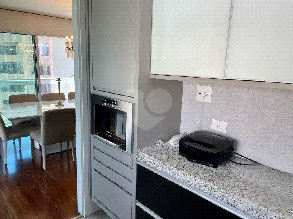 Apartamento com 2 suítes, varanda gourmet e vista livre em prédio moderno em Perdizes