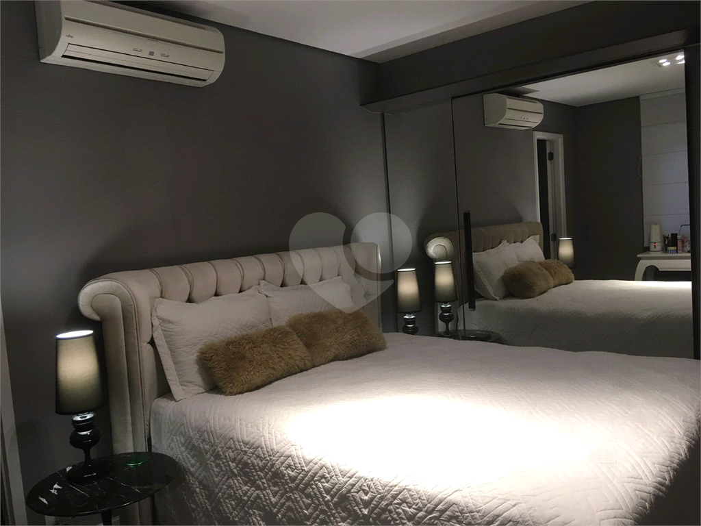 Apartamento com 2 suítes, varanda gourmet e vista livre em prédio moderno em Perdizes