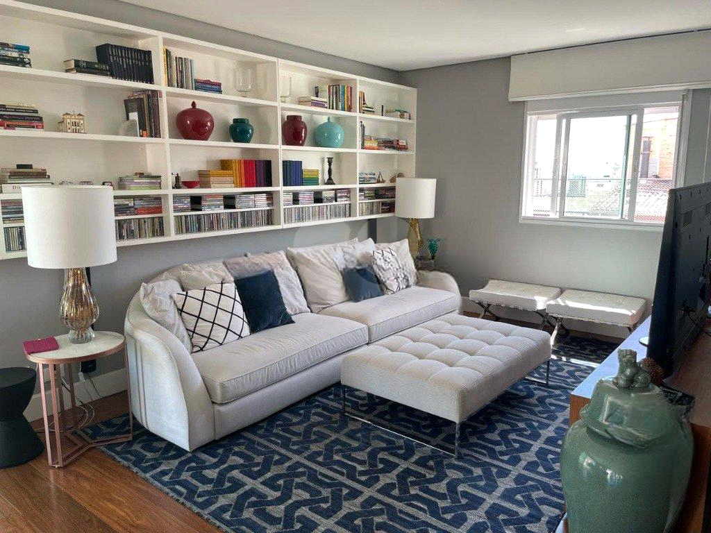 Apartamento com 2 suítes, varanda gourmet e vista livre em prédio moderno em Perdizes