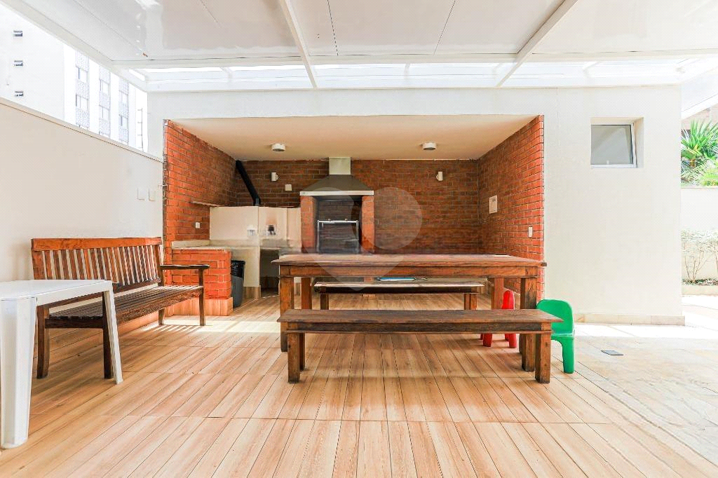 Apartamento com 2 suítes, varanda gourmet e vista livre em prédio moderno em Perdizes