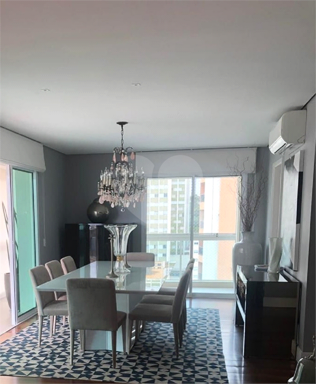 Apartamento com 2 suítes, varanda gourmet e vista livre em prédio moderno em Perdizes
