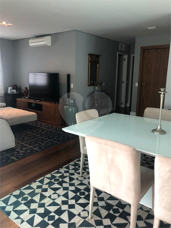Apartamento com 2 suítes, varanda gourmet e vista livre em prédio moderno em Perdizes