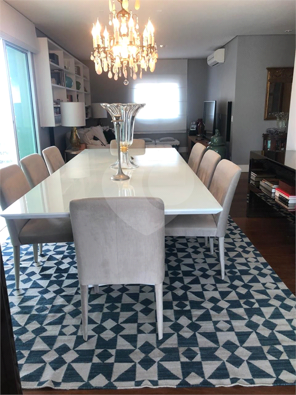 Apartamento com 2 suítes, varanda gourmet e vista livre em prédio moderno em Perdizes