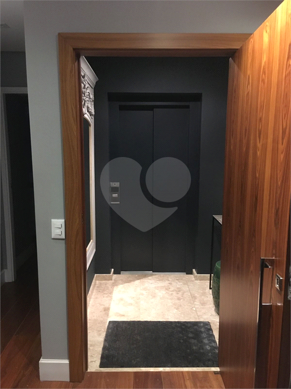 Apartamento com 2 suítes, varanda gourmet e vista livre em prédio moderno em Perdizes