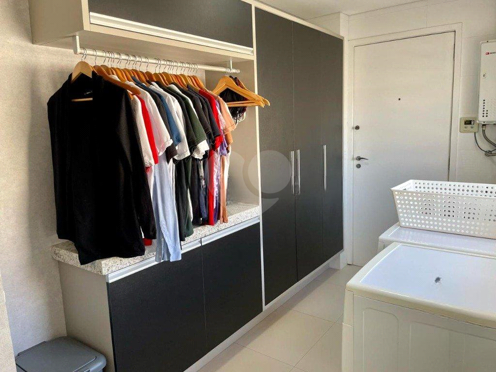 Apartamento com 2 suítes, varanda gourmet e vista livre em prédio moderno em Perdizes