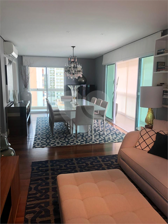Apartamento com 2 suítes, varanda gourmet e vista livre em prédio moderno em Perdizes