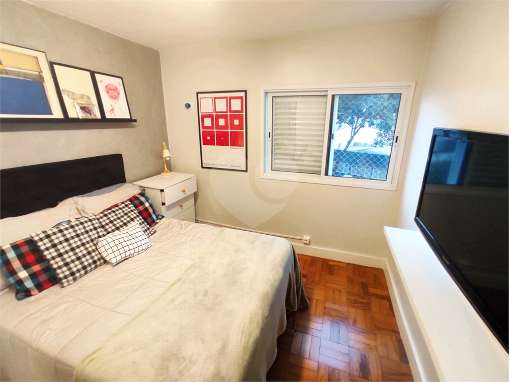 APARTAMENTO em CENTRO