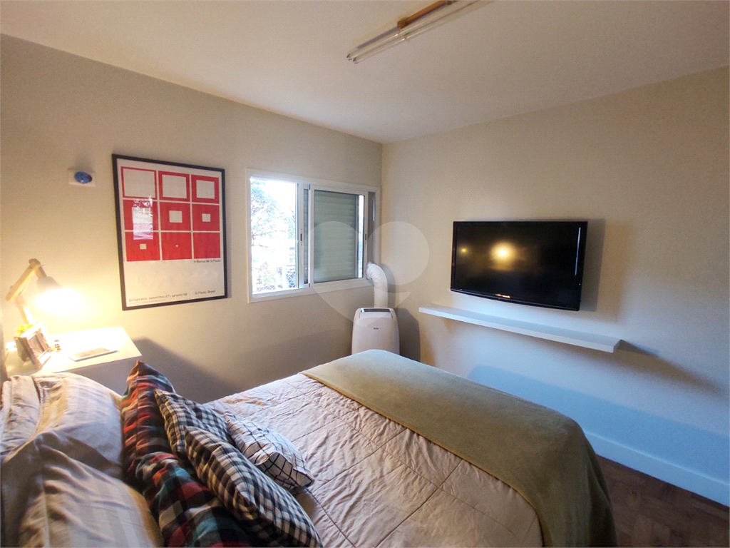 APARTAMENTO em CENTRO