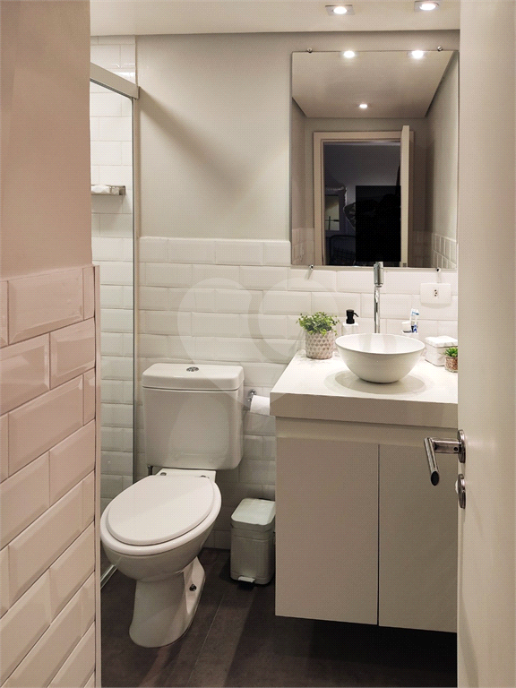 APARTAMENTO em CENTRO