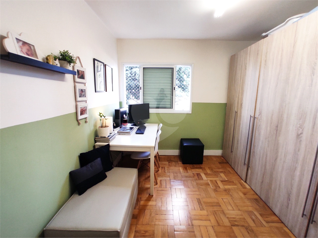 APARTAMENTO em CENTRO
