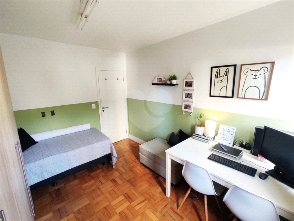 APARTAMENTO em CENTRO