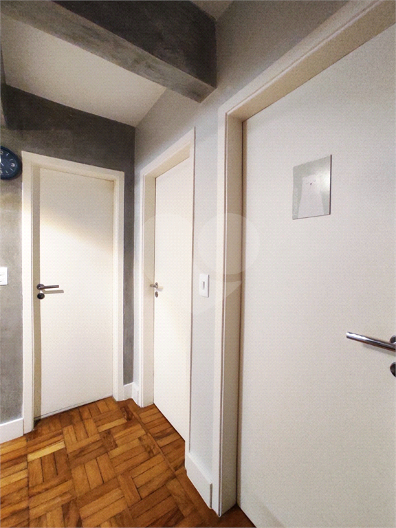 APARTAMENTO em CENTRO