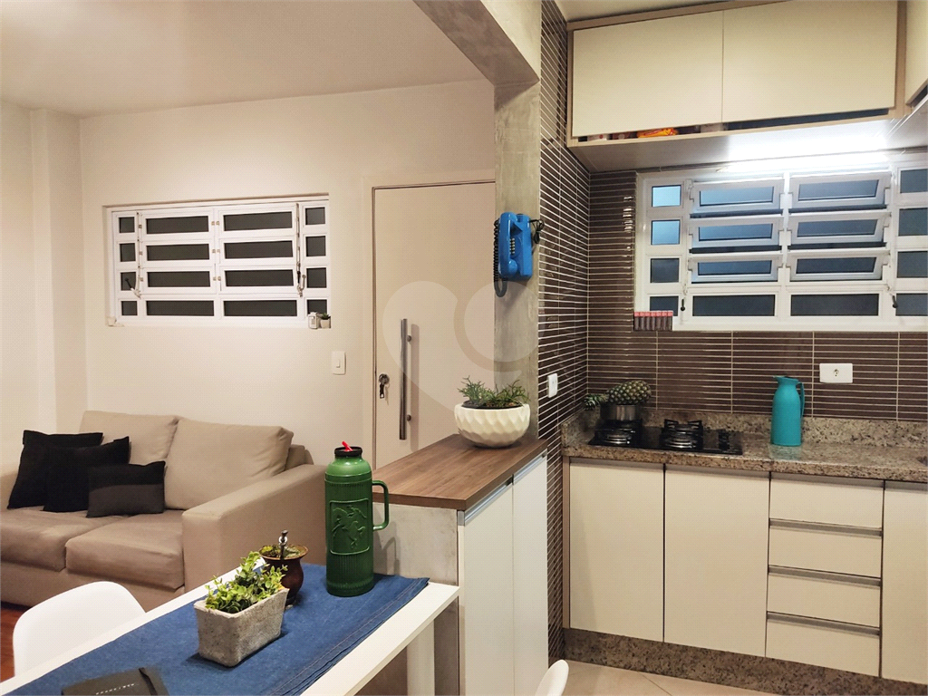 APARTAMENTO em CENTRO