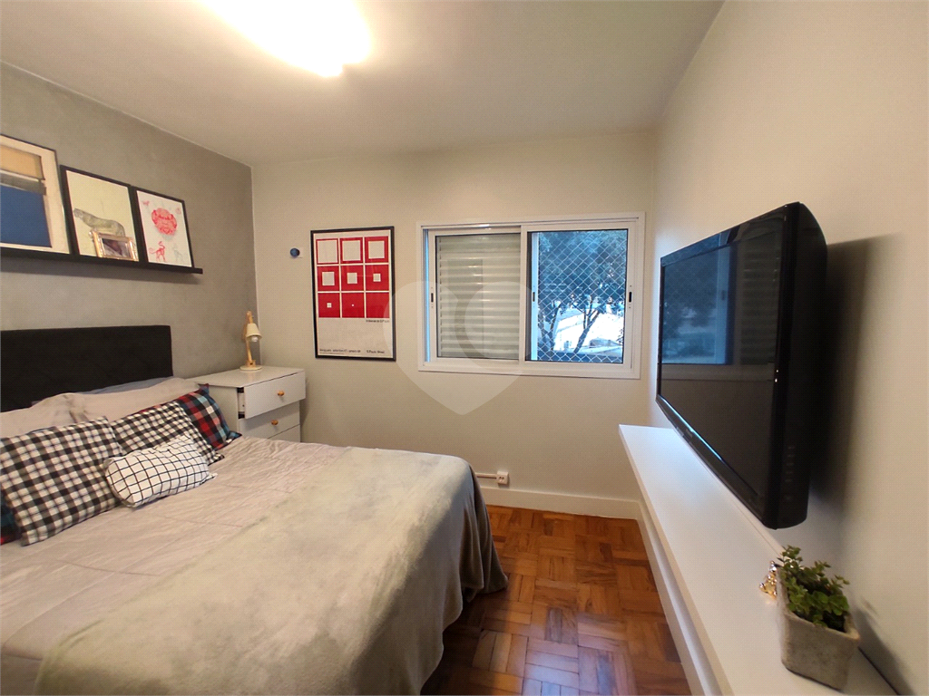 APARTAMENTO em CENTRO