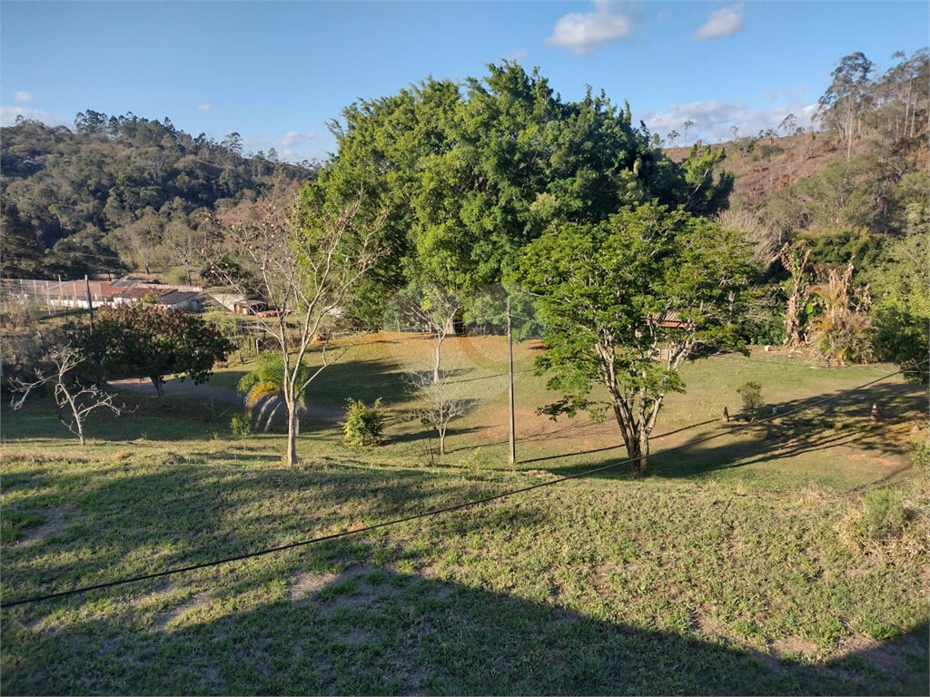 terreno com duas casa e galpão