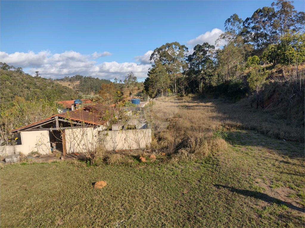 terreno com duas casa e galpão