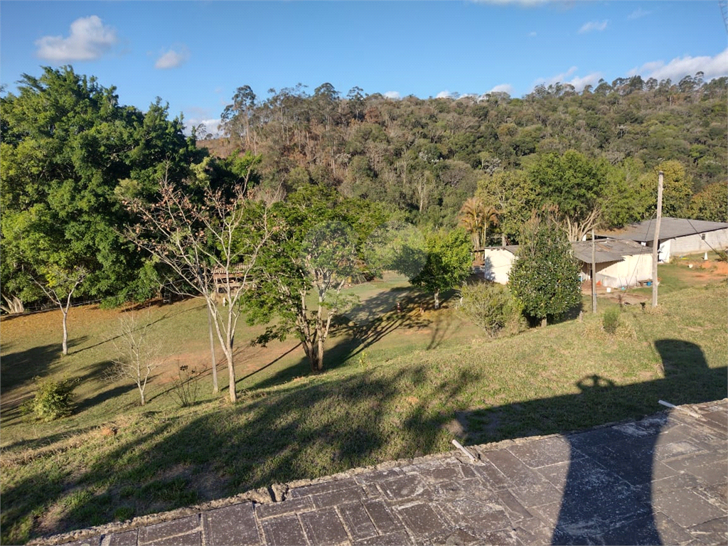 terreno com duas casa e galpão