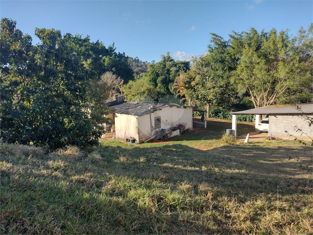 terreno com duas casa e galpão