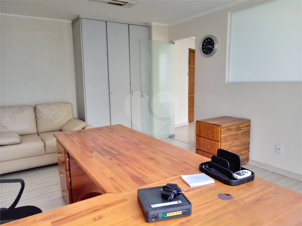 Sala Comercial - com sacada no Centro de São Paulo 107 m²