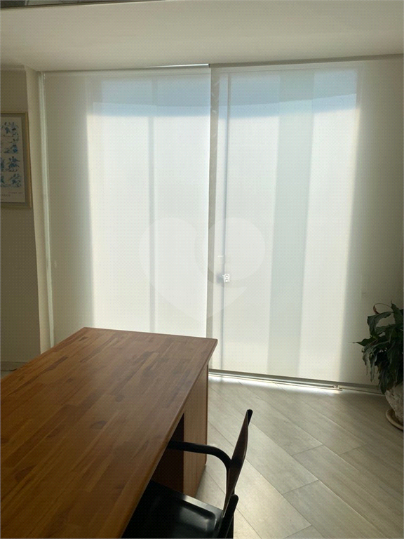 Sala Comercial - com sacada no Centro de São Paulo 107 m²