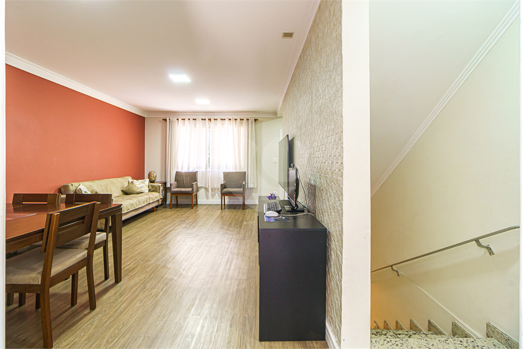 Casa em Condomínio com 3 dorms, 1 suíte, 3 vagas