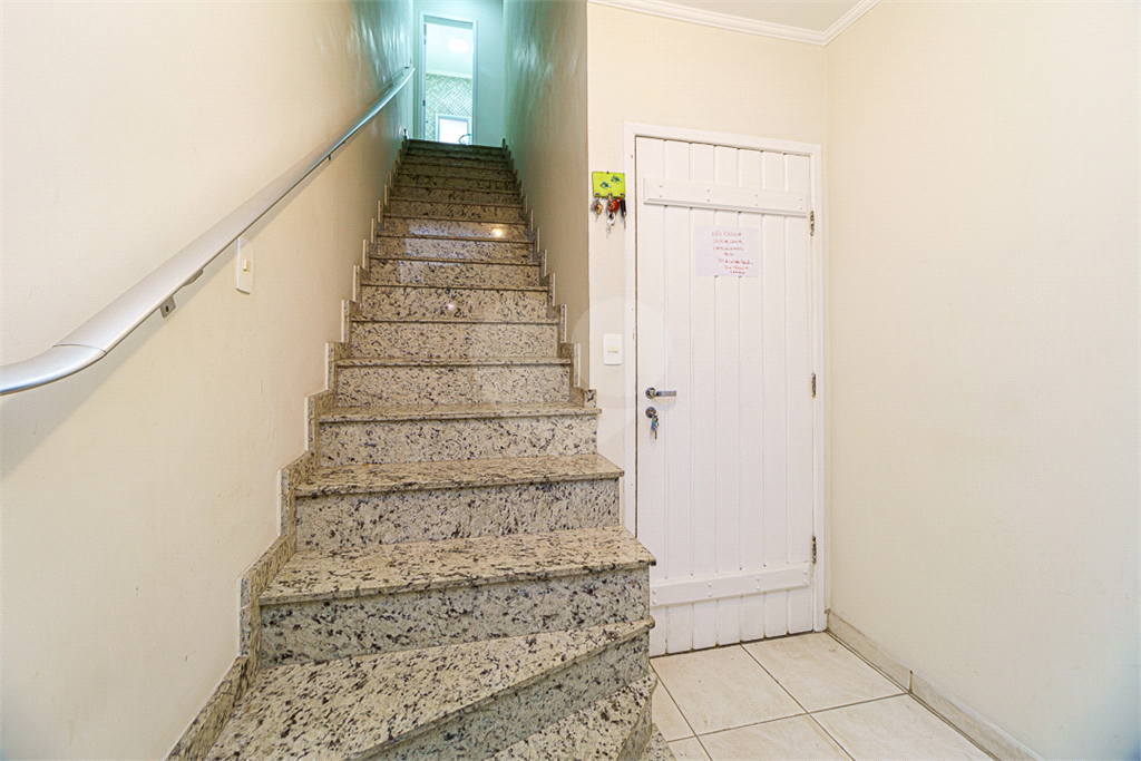 Casa em Condomínio com 3 dorms, 1 suíte, 3 vagas