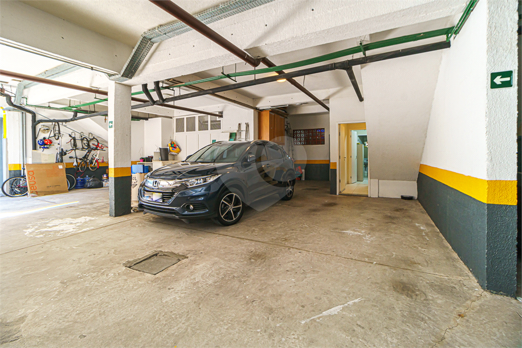 Casa em Condomínio com 3 dorms, 1 suíte, 3 vagas