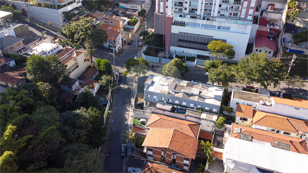 Casa em Condomínio com 3 dorms, 1 suíte, 3 vagas