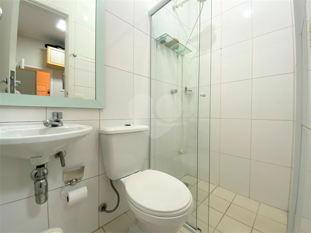 Casa em Condomínio com 3 dorms, 1 suíte, 3 vagas