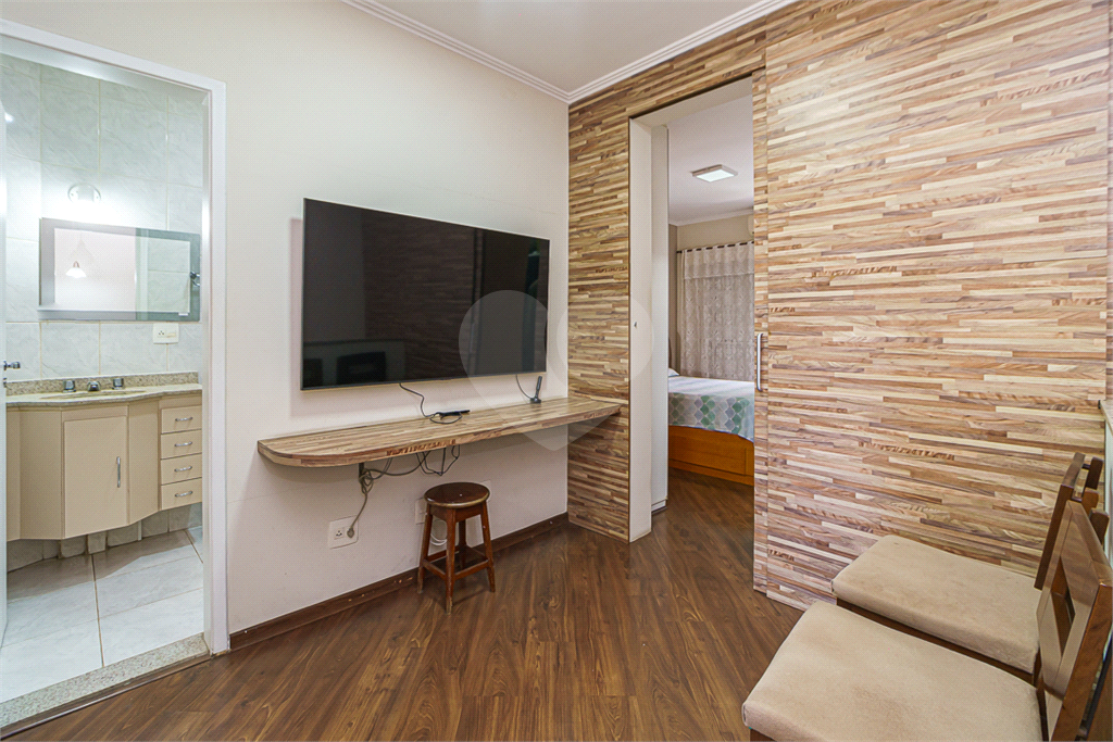 Casa em Condomínio com 3 dorms, 1 suíte, 3 vagas