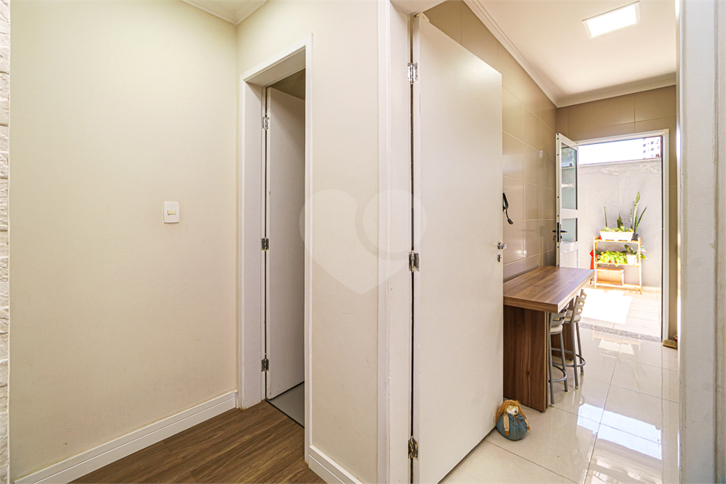 Casa em Condomínio com 3 dorms, 1 suíte, 3 vagas