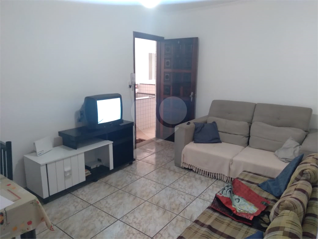 Apto no centro de Mongaguá