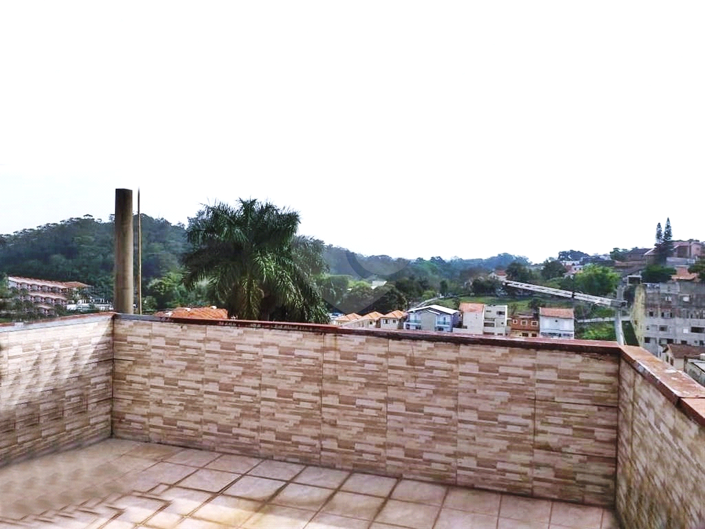 Sobrado ao alado do Horto Florestal