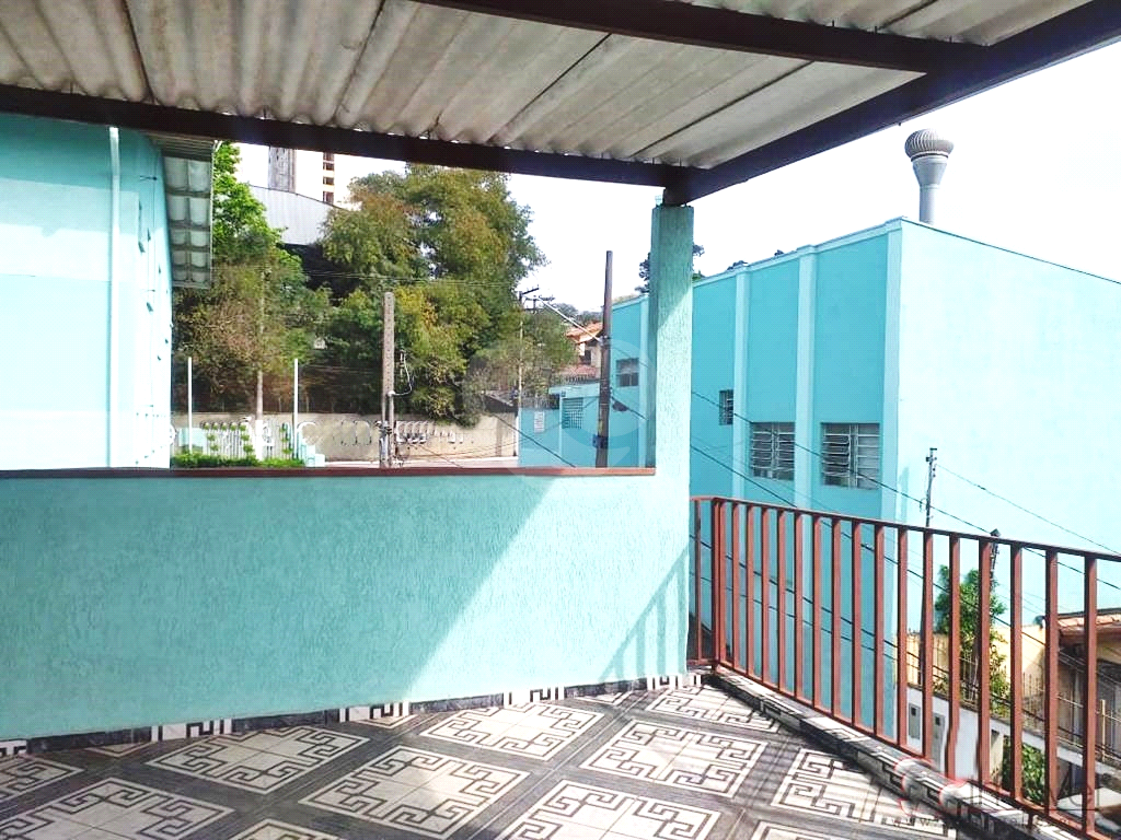 Sobrado ao alado do Horto Florestal