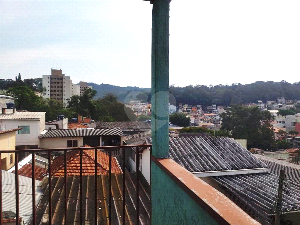 Sobrado ao alado do Horto Florestal