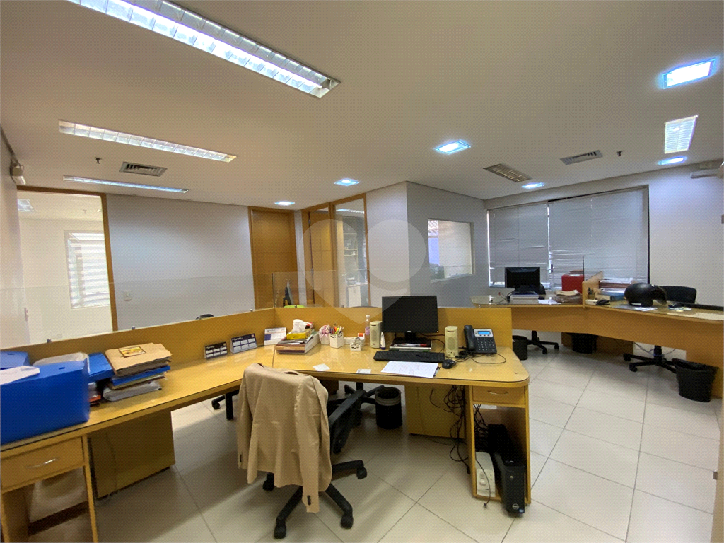 Salas comerciais com 190 m² e 4 vagas de garagem na Agua Branca - Zona Oeste - SP