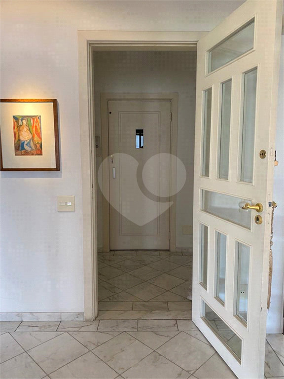 APARTAMENTO em REAL PARQUE
