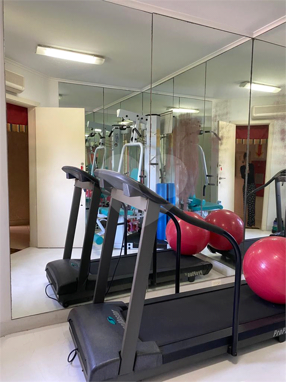 APARTAMENTO em REAL PARQUE