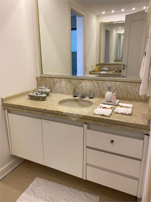 APARTAMENTO em REAL PARQUE