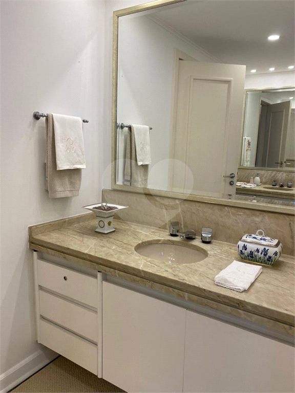 APARTAMENTO em REAL PARQUE