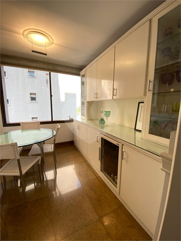 APARTAMENTO em REAL PARQUE