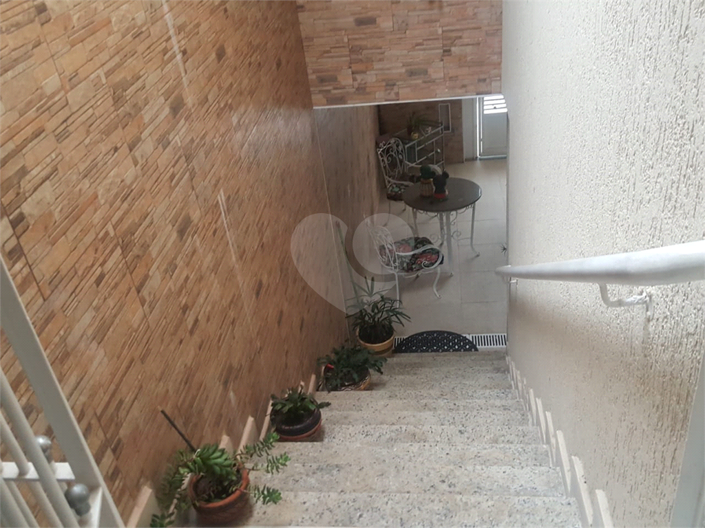 Sobrado totalmente reformado no Parque Vitória