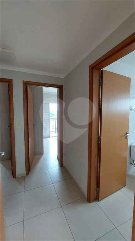 Apartamento para alugar com 2 quartos, 70m² - Foto 17