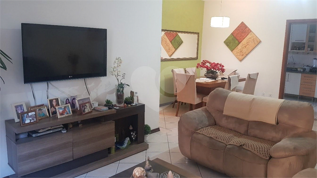 Apartamento à venda com 2 quartos, 67m² - Foto 4