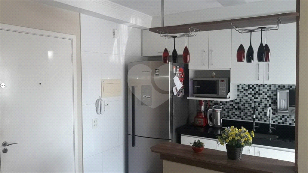 Excelente apartamento todo mobiliado, paralela a Júlio Buono!