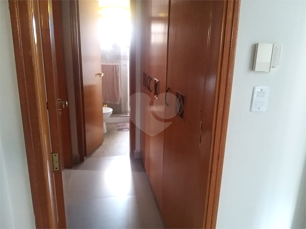 Casa à venda com 4 quartos, 270m² - Foto 57