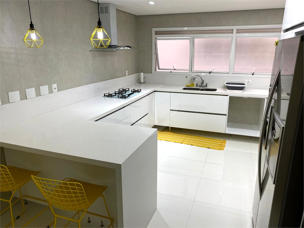 APARTAMENTO em MORUMBI
