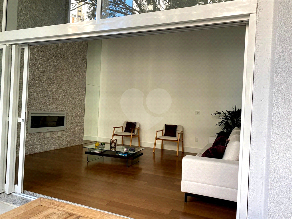 APARTAMENTO em MORUMBI