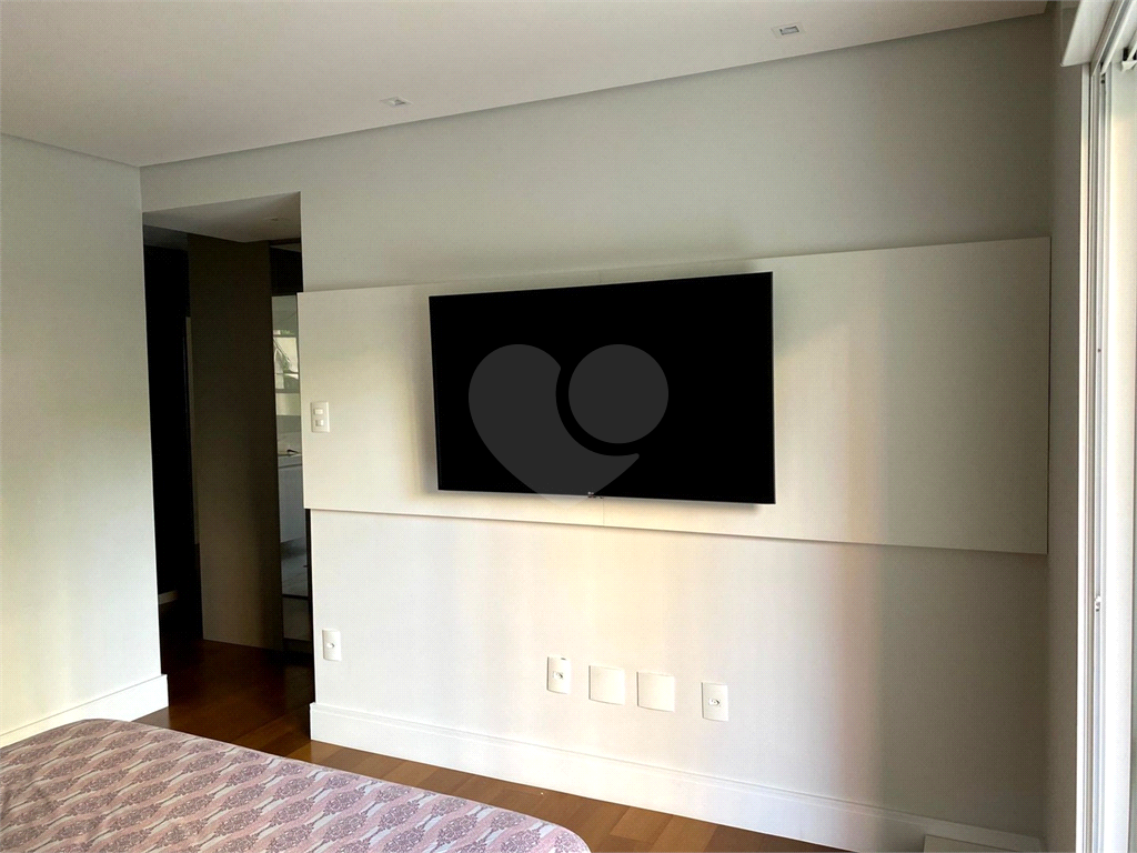 APARTAMENTO em MORUMBI
