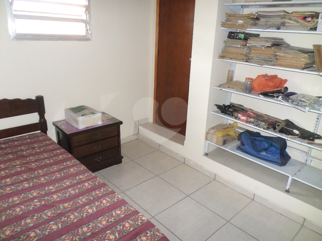 Casa à venda com 3 quartos, 200m² - Foto 17